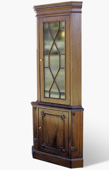 CB22 Угловая витрина 76х55х190