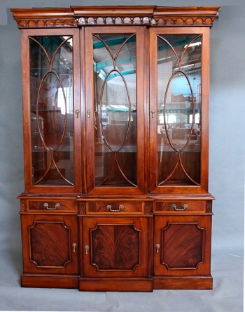 17069 Шкаф-витрина 163х46х236